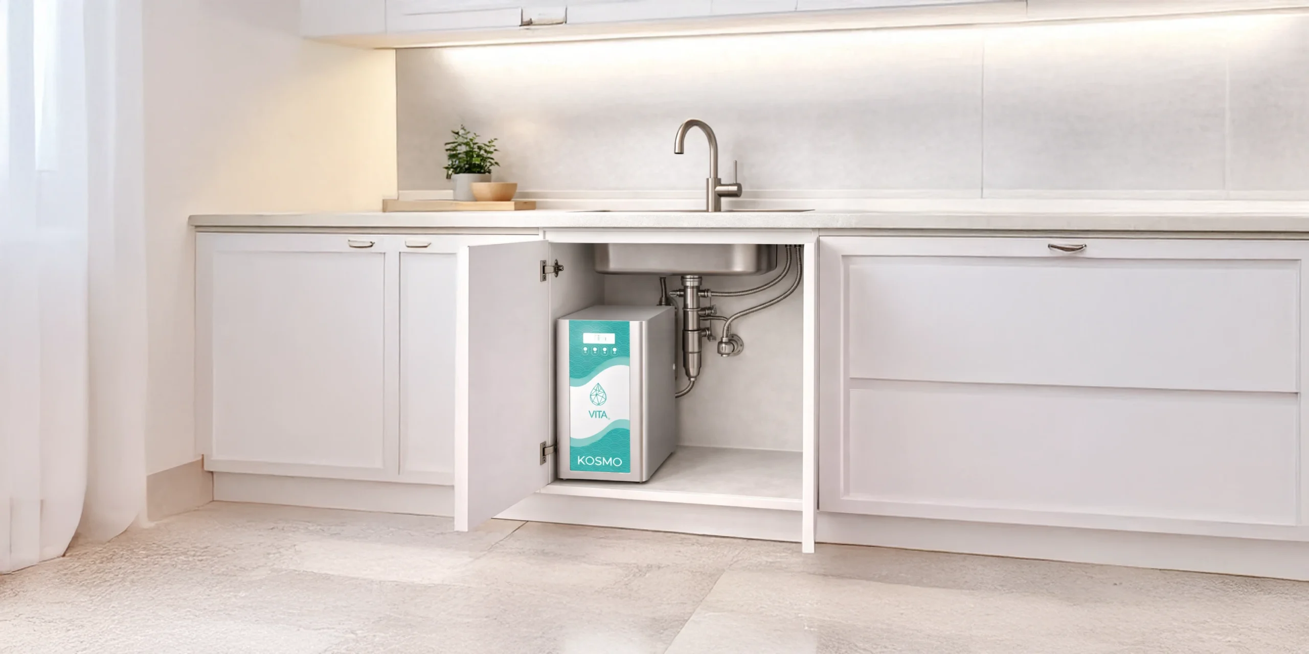 Depuratore osmosi inversa sottolavello Kosmo installato sotto il lavello della cucina